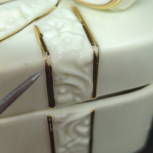 The San Francisco Music Box Company Gift Box -(c) 1996- Plays Unchained Melody - Picture 11 of 12