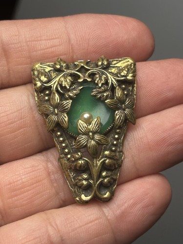 Vintage Brass Filigree Brooch Pin Dress Pin with Green Gem 1.5” - Picture 3 of 6