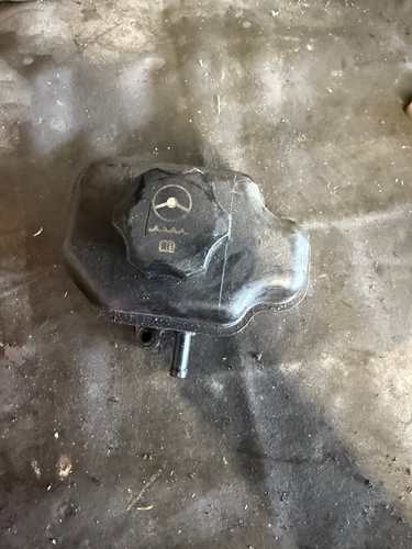 09-17 Enclave,Acadia,Outlook/Traverse 3.6L Power Steering Reservoir 25879975 - Picture 1 of 3