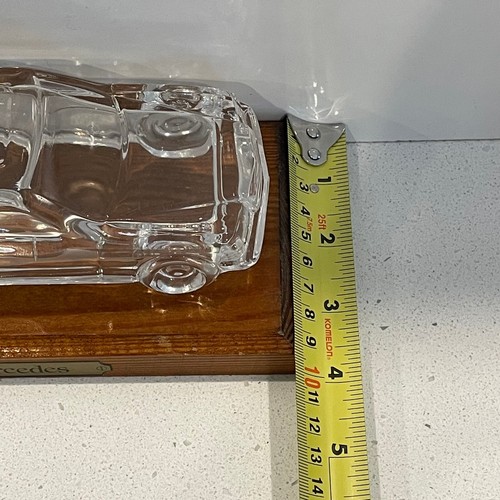 Mercedes 190 Klarglas Modellauto Briefbeschwerer mit Holzständer - Bild 9 von 9