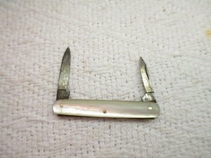 George-Wostenholm-Sheffield-IXL-2-blade-MOP-Handle-Pocket-Knife