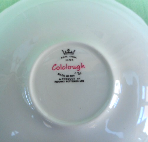 Colclough #7433 pink roses bone china tea trio - tea cup, saucer & round plate - Picture 5 of 6