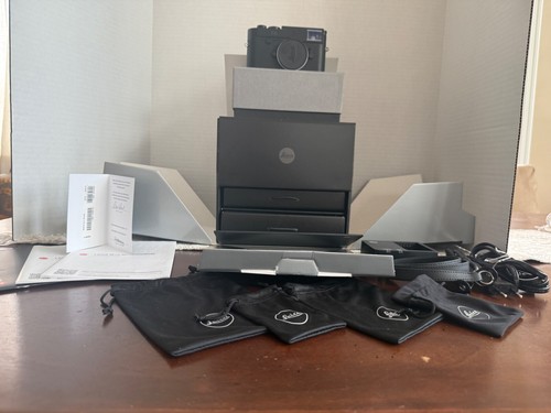 ๐ค Leica M10 Monochrom (20050) MINT + Visoflex + Thumb Support + Handgrip - Picture 2 of 20