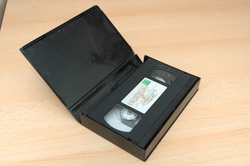 VHS - Der Mann mit der eisernen Maske - Leonardo DiCaprio - Gerhard Depadieu - Bild 2 von 4