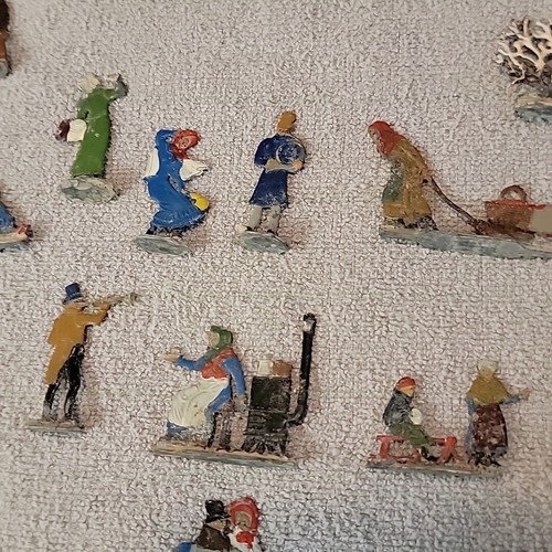 Vtg Lot (23) HEINRICKSEN Flat Metal Tin Mini Snow Village Scene Figures GERMANY - Picture 16 of 17