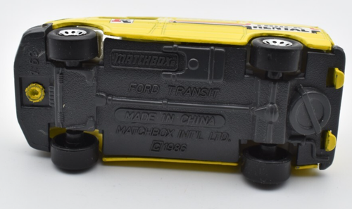 Matchbox Superfast Ford Transit Ryder Truck Rental yellow. 1/63. China Base - Picture 4 of 4