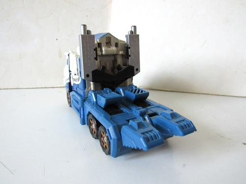 Transformers Classics Ultra Magnus Complete Voyager 2006 CHUG Target Exclusive - Picture 7 of 17