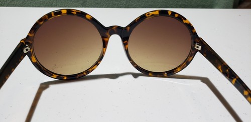 BETSEY JOHNSON Womens Classic Round Tortoiseshell Sunglasses Gold Logo Arms - Picture 2 of 7