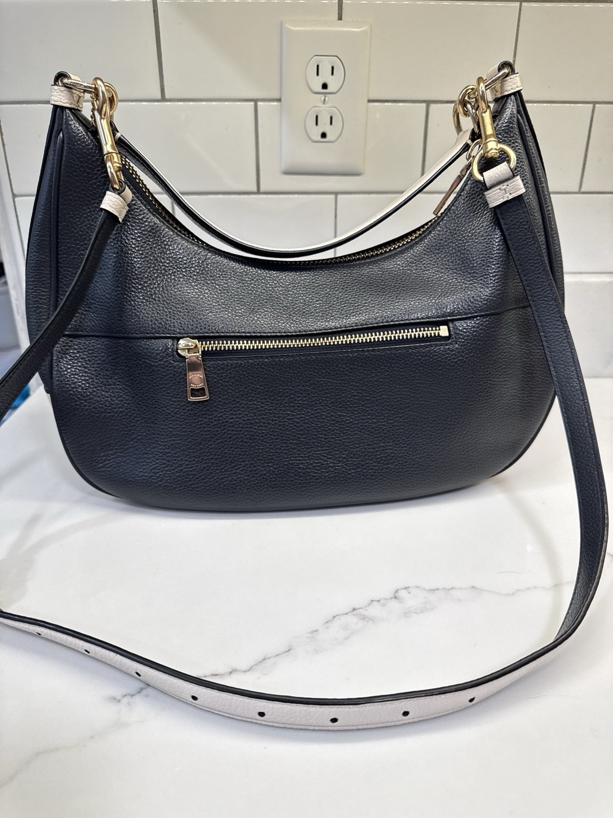 RARE HTF Coach HARLEY East West Hobo Handbag Msrp:$395.00 image 4