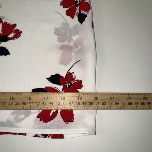 Liz Claiborne Top Blouse Women's Size Small White / Red Floral Short Sleeves - Picture 8 of 11