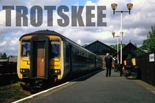 35mm Slide BR British Railways DMU Class 156 156427 Windermere 1993 Orig