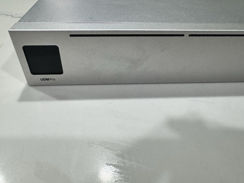 Ubiquiti Network Unifi Dream Machine Pro (UDM-Pro) - Photo 3/12