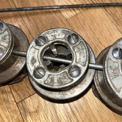 Ridgid No 11-R NPT Ratchet Threader Set.  1/4 - 1 1/4 plus holder.  Made in USA - Picture 6 of 20