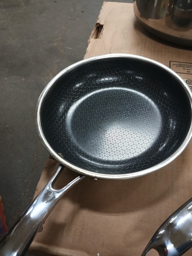HexClad, 12 Inch Hybrid Wok, New Open Box - Picture 5 of 6