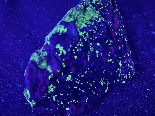 Fluorescent Willemite Calcite Franklinite Mineral Sterling Mine, New Jersey (42 - Picture 7 of 14