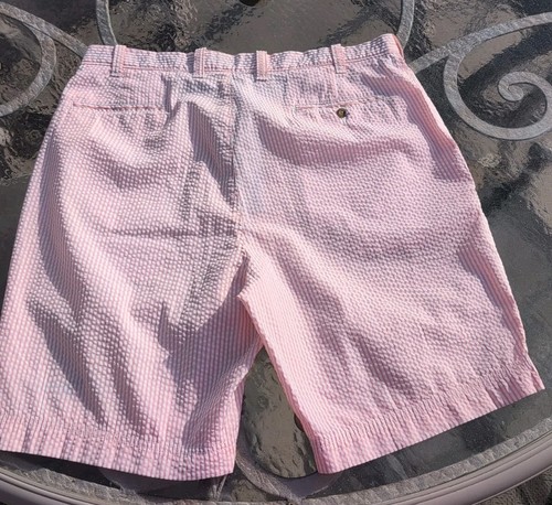 Pantaloncini da golf TrueFlies Angler Manasota rosa e bianco Seersucker taglia 40 - Foto 4 di 7