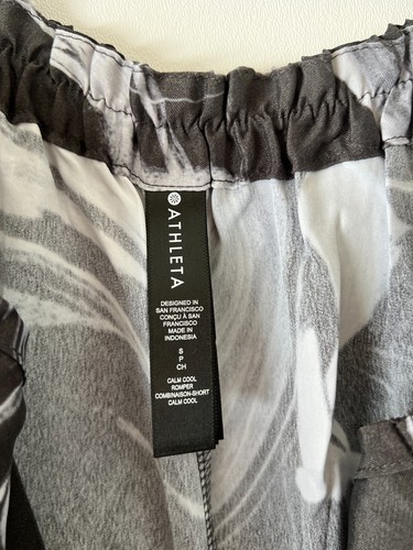 Athleta Calm Cool Romper Jumpsuit Womens Small Marble Abstract Wide Leg Pockets - Picture 12 of 15