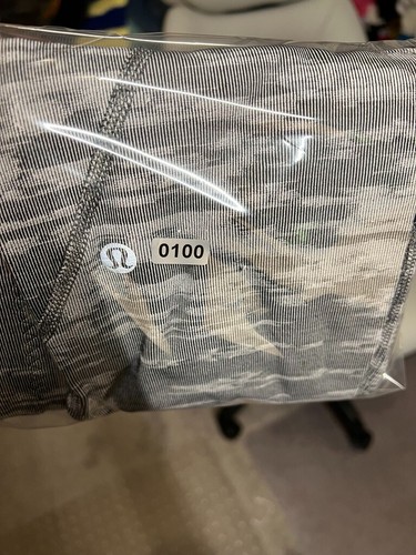 Lululemon Leggings Damen 10 Inspire Tight II Medium Rise reflektierende Details - Bild 10 von 10