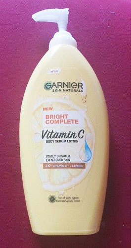 Garnier Body Bright Complete VITAMIN C Serum Milk UV Lotion Lemon Essence 400 ml - Picture 1 of 3