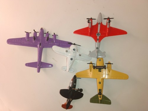Lot Of Four Different Metal Planes different style planes Disney ect - Picture 6 of 12
