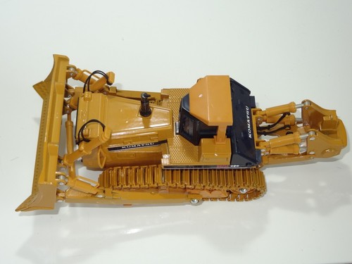 KOMATSU JAPAN D475A BULLDOZER (372) 1/50 - Picture 6 of 8