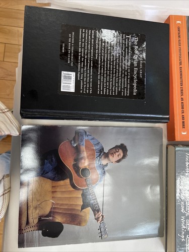 Lot Of 4 Bob Dylan Books In excellent Condition - Picture 6 of 7