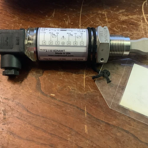 NOS Rosemount 211010DNAWT Compact Fork Liquid Level Switch