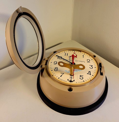 Russian Submarine 8 Day Ship's Clock & Key - Picture 4 of 7