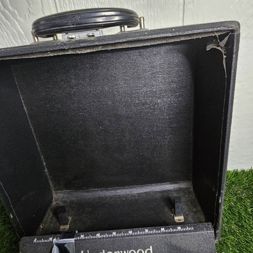 Vintage Underwood Noiseless 77 Typewriter In Hard Case With Key - Picture 8 of 10