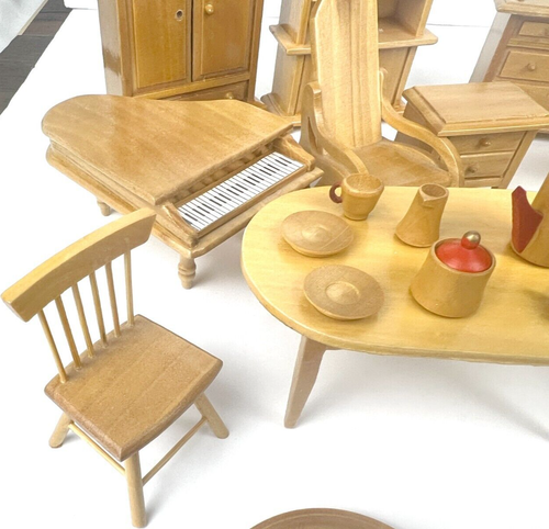Kitchen and Bedroom Doll House Furniture Accessories Lot - Picture 8 of 10