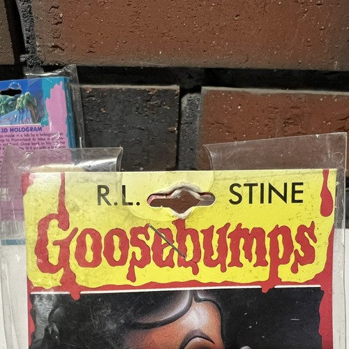 Goosebumps One Day at Horrorland & Night Living Dummy 3D Hologram Necklace VTG - Picture 3 of 13