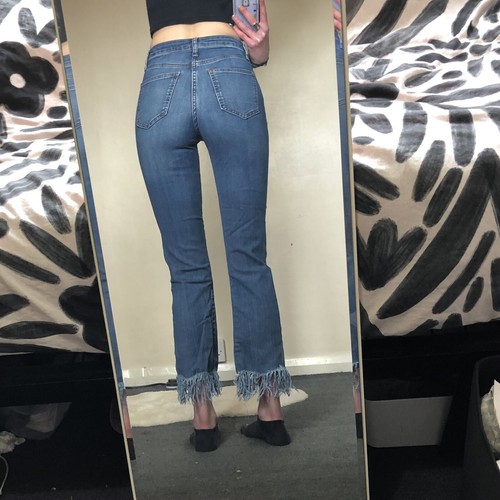TOPSHOP BLUE DEMIN CROPPED DREE JEANS WITH TASSLE FRILLY HEM W24 L34 - Picture 4 of 4
