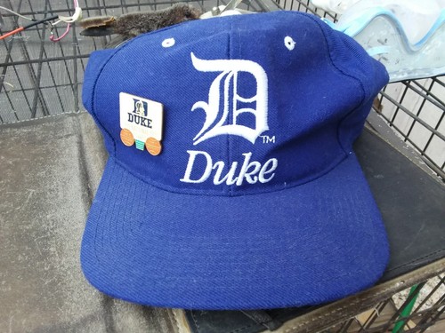 Vintage 1990er Duke Mütze + National Champs Pin Bildung Sport Basketball Schule - Bild 1 von 5