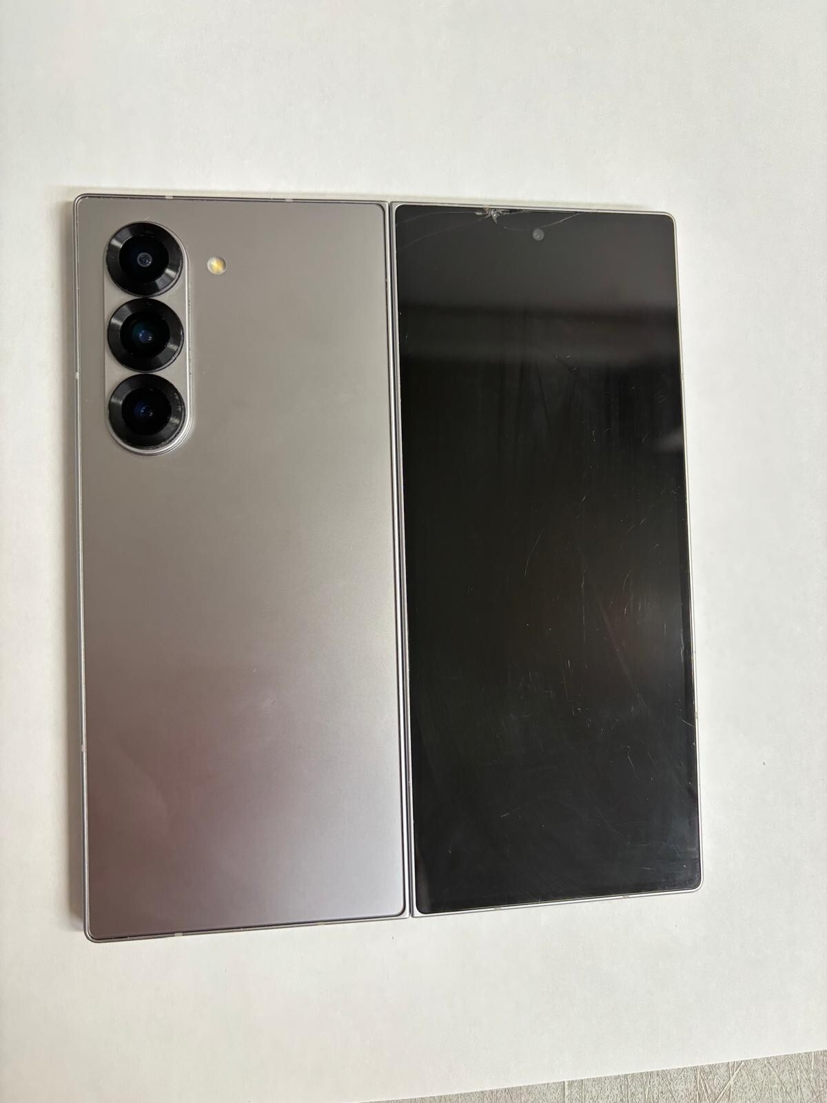 Foto 1 di 3