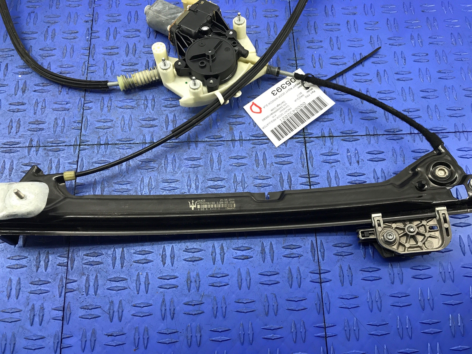 2014-2021 MASERATI QUATTROPORTE FRONT RIGHT DOOR WINDOW GLASS REGULATOR W/MOTOR