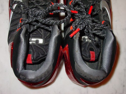 2013 Nike Lebron 11 "Away" Black/Metallic Silver/University Red Shoes! Size 9.5 - Picture 4 of 13