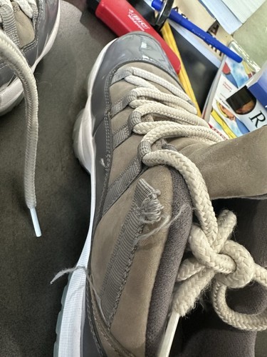 Size 8.5 - Jordan 11 Retro Low Cool Grey 2018 Great Condition Needs Laces - Picture 4 of 7