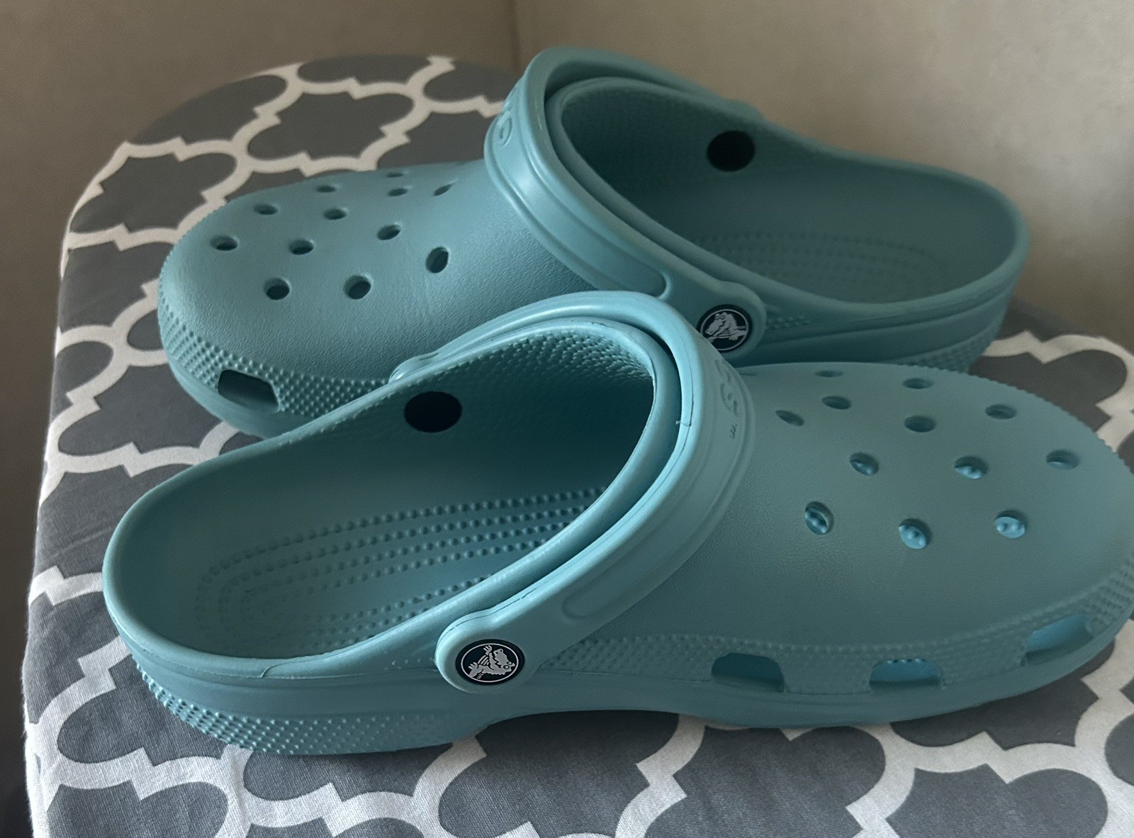 Crocs Classic Clog Size 8M/W10 Blue - image 4