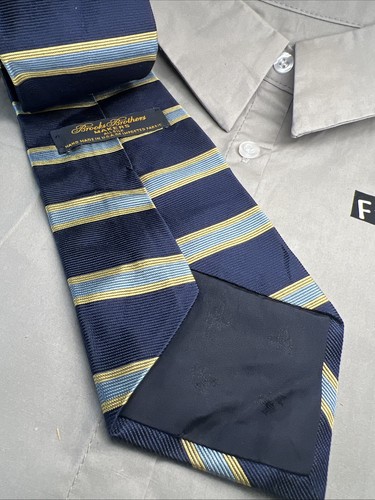 Brooks Brothers Makers All Silk Tie USA Navy Horizontal Stripes 56” X 4” - Picture 3 of 4