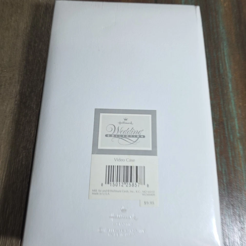 Hallmark NUESTRA BODA VHS VIDEO CINTA ESTUCHE DE ALMACENAMIENTO Clamshell NUEVO Sellado RECUERDO Foto 3 de 4