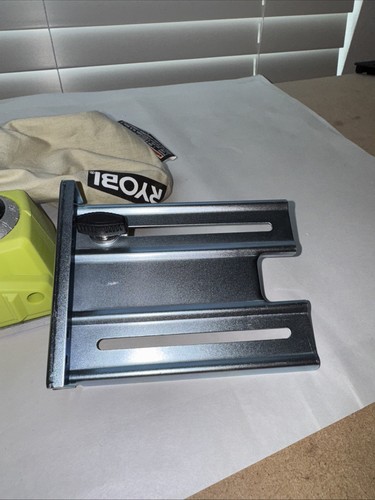 Cepilladora de mano Ryobi One+ 18V 3 1/4 pulgadas con bolsa antipolvo herramienta inalámbrica solo modelo P611 - Imagen 2 de 11