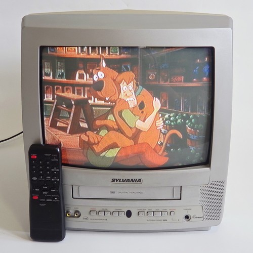 Sylvania 13" CRT TV VCR Combo w/ Remote Gaming 2002 - Tested Working Read Desc.