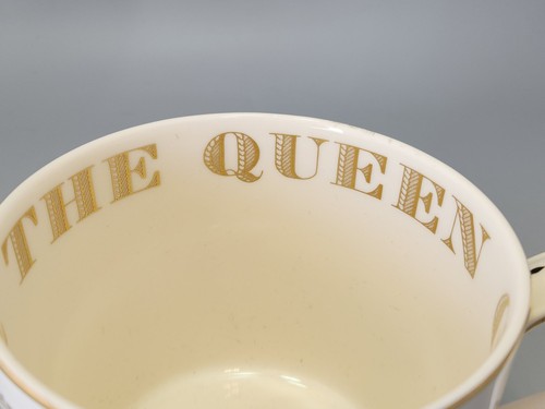 Wedgwood Queen Elizabeth II Silver Jubilee Commemorative Mug 1977 Lot 1 - Picture 5 of 6