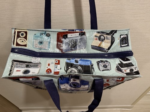 Blue Q Vintage Camera Theme Zippered Tote Shopper Recycled Material 15 x 11 x 6 - Picture 4 of 10