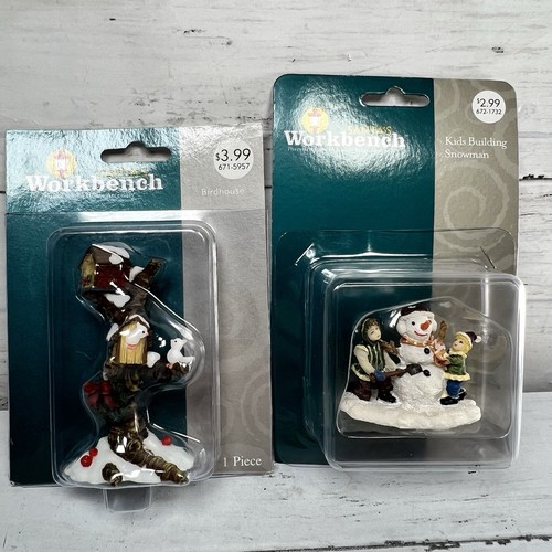 2 New Vtg Santa’s Workbench Village Figures Snowman Birdhouse Christmas - Picture 1 of 5