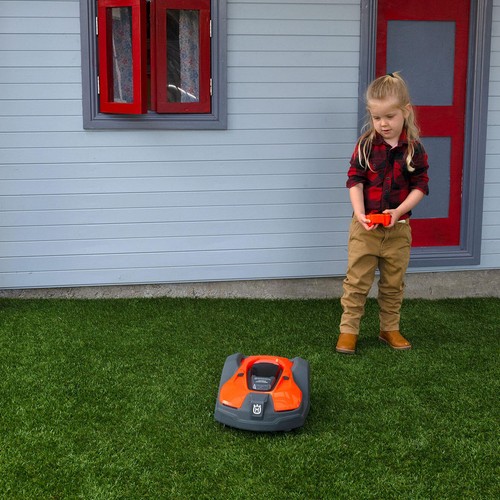 Husqvarna Spielzeug Mähroboter Automower ferngesteuert Lichter Geräusche - Bild 2 von 2