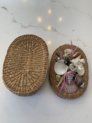 Vintage Wicker Lidded Basket With Seashells / Coral  Lined Pink Ribbon 70’s - Picture 11 of 11