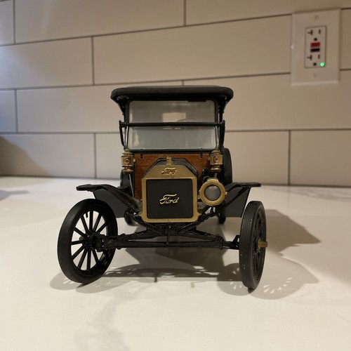 Damaged Franklin Mint 1913 Ford Model T Touring Scale Diecast Model Car  - Picture 3 of 9