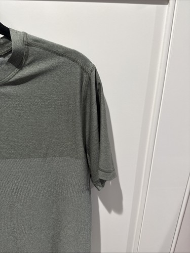 Vuori Grandview Tech T Shirt Sage GREEN V197 Workout Shirt Size SMALL - Picture 2 of 11