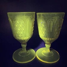 L G Wright Amber Glass Cups Goblet Set 2 Manganese 365nm Green UV Glow Cups VTG